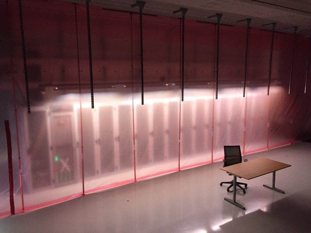 ESD stofscherm ingezet in datacenter stofschermhuren.nl